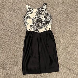 Badgley Mischka Silk White/Black Dress Size 2